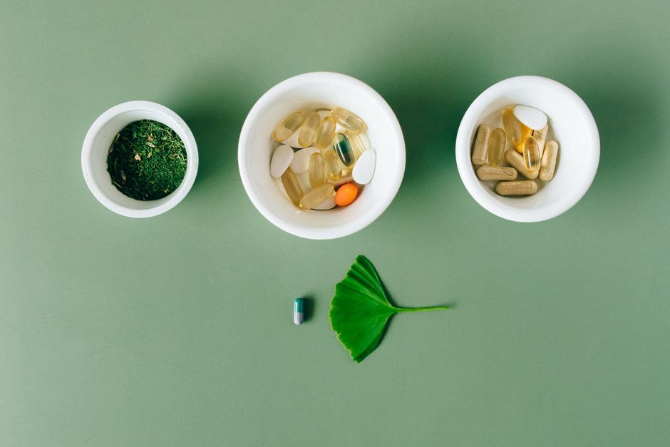 Thể Nhiệt Nên Ăn Gì? Bí Quyết Chọn Thực Phẩm Thanh Nhiệt, Cân Bằng Cơm Thể Theo Y Học Cổ Truyền 4 Sản phẩm thực phẩm bảo vệ sức khỏe từ thảo dược thiên nhiên hỗ trợ ổn định huyết áp và lưu thông máu